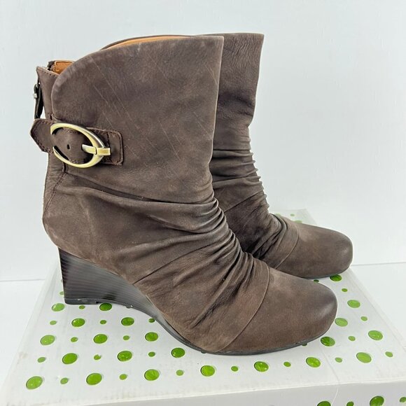 Earthies Chelsea Brown Suede Wedge Boots Size 10 M - Picture 2 of 16
